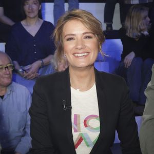 En 2025, la journaliste confiait déjà être très heureuse en couple.

Exclusif - Pascale de La Tour du Pin - Plateau de Noël de l’émission TPMP (Touche Pas à Mon Poste), présentée en direct par C.Hanouna et diffusée sur C8 à Paris le 28 novembre 2023. © Jack Tribeca / Bestimage