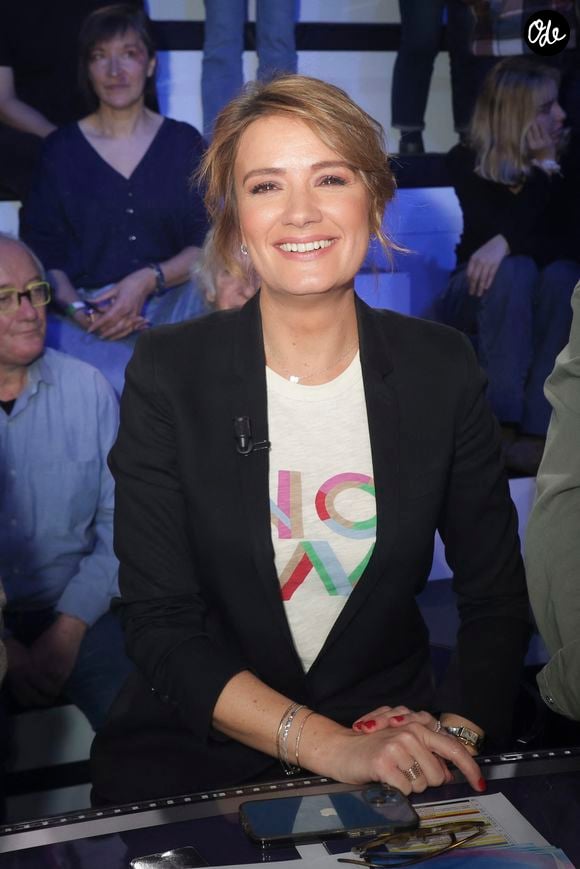 En 2025, la journaliste confiait déjà être très heureuse en couple.

Exclusif - Pascale de La Tour du Pin - Plateau de Noël de l’émission TPMP (Touche Pas à Mon Poste), présentée en direct par C.Hanouna et diffusée sur C8 à Paris le 28 novembre 2023. © Jack Tribeca / Bestimage