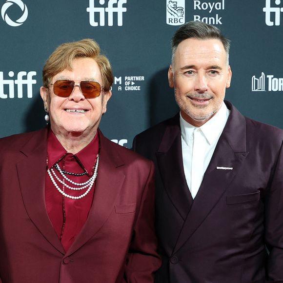 “En nous unissant, j'espère que nous pourrons réaliser de grandes choses”, a répondu Elton John

Elton John et David Furnish à la première de ''Elton John: Never Too Late'' à Toronto le 6 septembre 2024. (Credit Image: © Picjer/imageSPACE via ZUMA Press Wire)