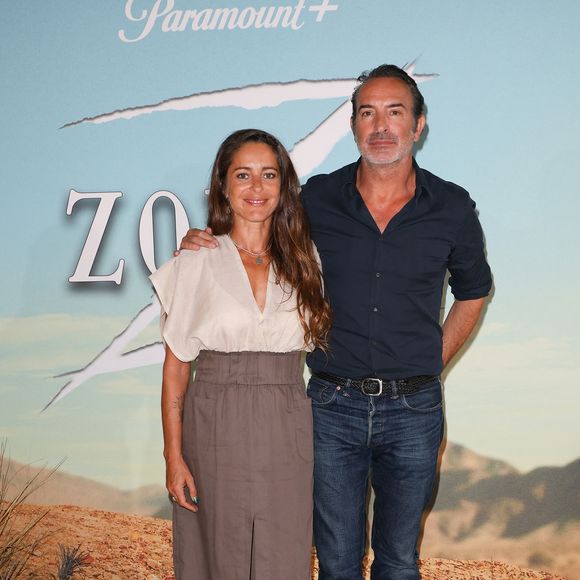 "Il fait attention à tout le monde. S’il note qu’un figurant n’est pas à l’aise, il va lui parler. Ca, je ne l’avais jamais vu !” 

Audrey Dana et Jean Dujardin - Première de la série "Zorro" à l'hôtel Le Marois à Paris le 3 septembre 2024. Les huit épisodes de cette nouvelle fiction sont à découvrir dès le 6 septembre sur Paramount+ avant une diffusion fin 2024 sur France Télévisions. COADIC GUIREC / BESTIMAGE