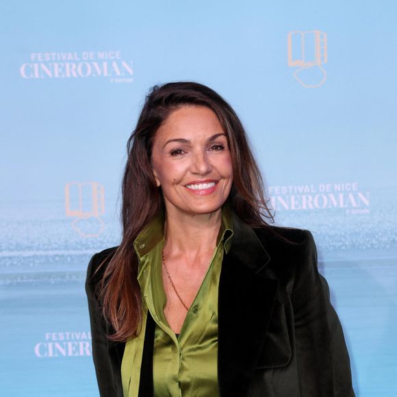 L’actrice Nadia Farès est décédée à 57 ans après avoir été retrouvée inconsciente dans une piscine parisienne, victime d’un incident cardiaque selon l’AFP. 

Info - L'actrice Nadia Farès est décédée ce vendredi 18 avril 2026, après un incident cardiaque survenu sept jours plus tôt dans la piscine d'un club de sport huppé de la rue Blanche situé près de Montmartre, à Paris - Nadia Farès - Tapis rouge de la soirée d'ouverture de la 7ème édition du festival Cineroman à Nice. © Dominique Jacovides - Bruno Bebert / Bestimage