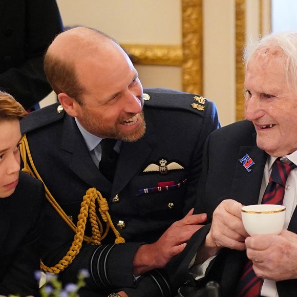 Le prince George de Galles,Le prince William, prince de Galles - Les membres de la famille royale britannique assistent à la célébration du 80ème anniversaire de la fin de la Seconde guerre mondiale (VE80 Tea Party) au palais de Buckingham, à Londres, au Royaume-Uni, le 5 mai 2025. 

© Yui Mok/WPA-Pool / Julien Burton / Bestimage