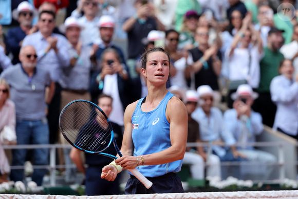 Pour l’heure, Loïs Boisson a déjà empoché 440 000 euros

La française Loïs Boisson bat l'américaine Pegula (3-6, 6-4, 6-4), au 4ème tour des internationaux de France de Tennis de Roland Garros 2025 (Jour 9), à Paris, France, le 2 juin 2025. Boisson a renversé la situation face à l’Américaine Pegula, numéro trois mondiale, pour s’offrir la plus belle victoire de sa carrière (3-6, 6-4, 6-4) et se hisser en quarts de finale de Roland-Garros. © Jacovides-Moreau/Bestimage
