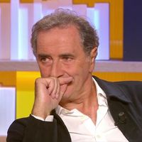 En fin d'émission, François Morel évoque sa femme qu'il a perdue il y a quelques mois à 67 ans, la mère de son fils Valentin