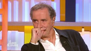 En fin d'émission, François Morel évoque sa femme qu'il a perdue il y a quelques mois à 67 ans, la mère de son fils Valentin