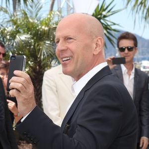 Bruce Willis - Photocall du film "Moonrise Kingdom" pendant le 65ème festival du film de Cannes, le 16 mai 2012. (BORDE-MOREAU / BESTIMAGE).