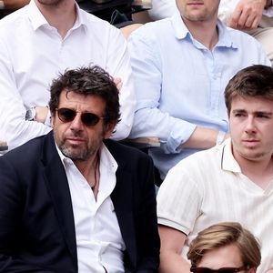 Et d'ajouter : "Merci mon Oscar pour le cadeau que tu es pour moi et pour chaque personne qui a la chance de croiser ta route. Joyeux anniversaire".

Patrick Bruel et ses fils Oscar et Léon dans les tribunes lors des Internationaux de France de Tennis de Roland Garros 2025. Paris, le 1er Juin 2025. © Dominique Jacovides/Bestimage