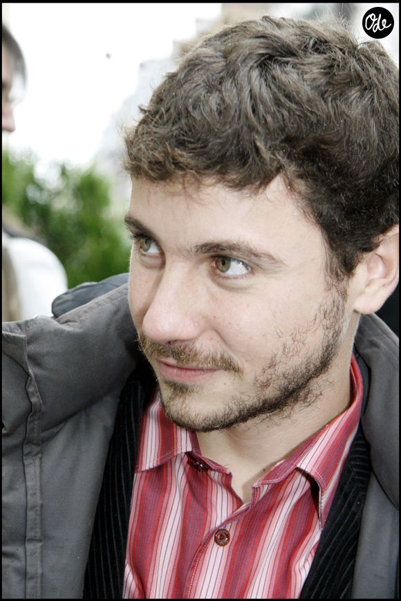 Romain Colucci lors de l'inauguration de la Place Coluche à Paris dans le 14e arrondissement.
Crédit : CELINE BONNARDE / BESTIMAGE