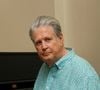 C'est une légende musicale qui vient de nous quittés, à 82 ans, vient-on d'apprendre ce mercredi 11 juin par le biais d'un message posté par sa famille sur les réseaux sociaux. Cet artiste aura connu la gloire éternelle et les abîmes de la dépression. Il fut membre et cofondateur d'un groupe mythique.
Info - Brian Wilson, co-fondateur des Beach Boys, est décédé à l'âge de 82 ans - Info - Brian Wilson, célèbre chanteur des Beach Boys, placé sous tutelle par la justice américaine, pour cause de démence - Brian Wilson (chanteur et compositeur des Beach Boys) en conférence de presse pour le film "Love & Mercy" à l'hôtel Four Seasons à Beverly Hills.
HT / Bestimage