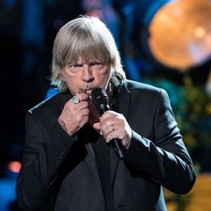 Le chanteur fêtera en 2025 ses 50 ans de carrière

Exclusif - Le chanteur Renaud (Renaud Séchan) - Tournage de l'émission "Merci Renaud" dans les studios de la Plaine Saint-Denis le 15 novembre 2016, qui sera diffusée le samedi 17 décembre 2016 en prime time sur France 2. © Cyril Moreau / Bestimage