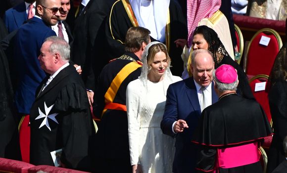 "Le Prince Souverain sera reçu en audience par sa Sainteté le Pape Léon XIV", peut-on lire sur le compte Instagram du Palais princier

Le prince Albert II de Monaco et la princesse Charlène de Monaco assistent à la messe inaugurale du pape Léon XIV pour le début de son pontificat sur la place Saint-Pierre au Vatican à Rome, Italie, le 18 mai 2025. © Christian Liewig/Bestimage