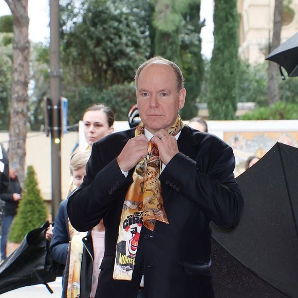 Vendredi dernier, le prince Albert de Monaco a eu "l'immense tristesse de faire part du décès" à 65 ans de Didier Guillaume, le ministre d'Etat de la principauté, par l'intermédiaire d'un communiqué de presse relayé en story Instagram par Monaco Info.

Le prince Albert II de Monaco - La famille princière de Monaco assiste au 4ème spectacle de sélection du 47ème Festival International du Cirque de Monte-Carlo à Monaco.
© Jean-Charles Vinaj / Pool Monaco / Bestimage