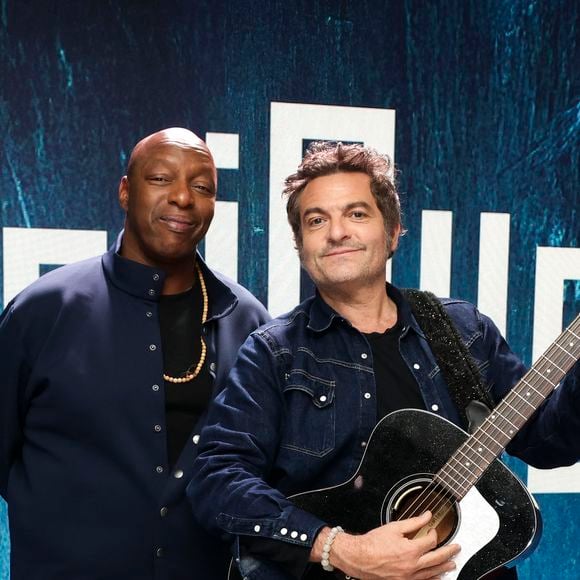 Exclusif - Oxmo Puccino et Matthieu Chedid sur le plateau lors de l'enregistrement de l'émission "Clique"  sur Canal +, le 18 novembre 2025. 

Photo : Jack Tribeca / Bestimage
