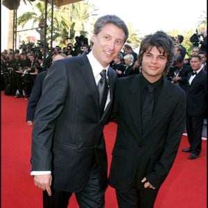 Antoine de Caunes est le père de Louis, son fils de 37 ans

Archives - Louis de Caunes et Antoine de Caunes, lors du 59ème Festival de Cannes 2006.