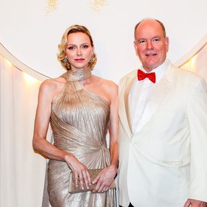 Le prince Albert II de Monaco et la princesse Charlene de Monaco lors du 77ème Gala de la Croix-Rouge, salle des Etoiles, à Monaco, le 18 juillet 2026.

© Claudia Albuquerque/Bestimage