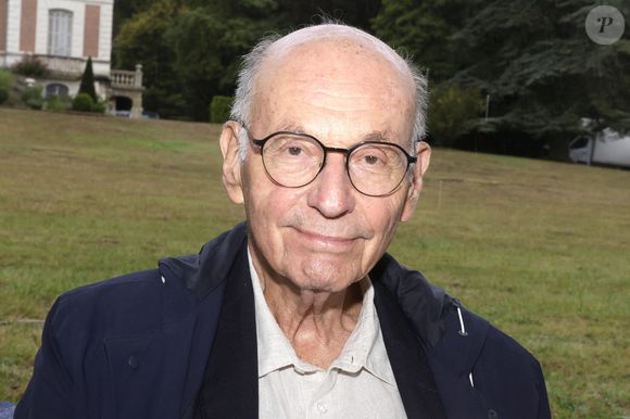 Il était invité dans "La Grande Librairie" sur France 5.

Boris Cyrulnik - 29ème édition de la Forêt des livres devenue Les écrivains chez Gonzague Saint-Bris à Chanceaux-près-Loches le 31 aout 2025. © Cédric Perrin/Bestimage