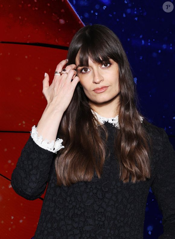 Clara Luciani à la première du film "Joli Joli" au cinéma UGC Ciné Cité Les Halles à Paris, le 3 décembre 2024.
© Denis Guignebourg/Bestimage