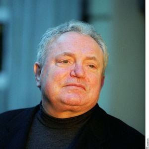 Il y a bientôt dix-huit ans, l'animateur de télévision Jacques Martin s'éteignait à Biarritz.

Jacques Martin à l'hôpital américain de Neuilly pour la naissance d'une de ses filles © Agence Bestimage