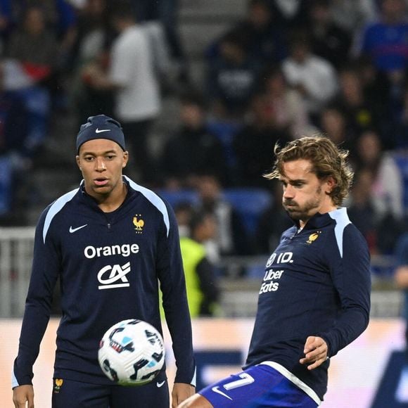 Kylian Mbappé avec Antoine Griezman (france) - Match de Ligue Des Nations 2024 "France - Belgique (2-0)" à Lyon, le 10 septembre 2024.