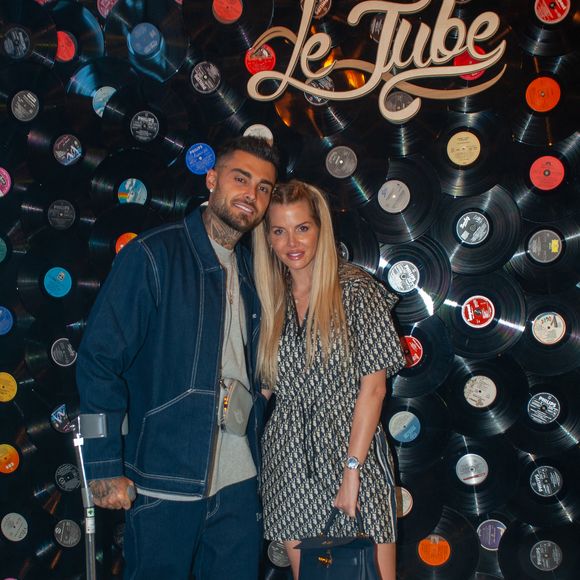 Exclusif - Thibault Garcia et sa femme Jessica Thivenin lors de la soirée « Come Chill with Booba » au bar Le Tube à Dubaï le 21 octobre 2021.
© Nicolas Briquet / Bestimage