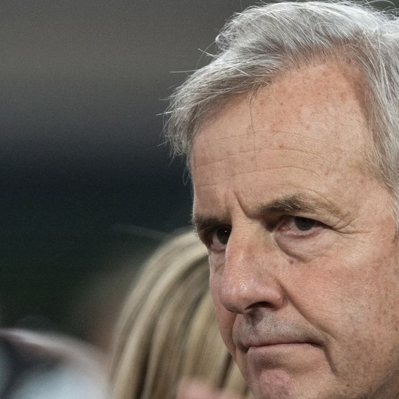 Bernard de La Villardière dans les tribunes lors des Internationaux de France de Tennis de Roland Garros 2025, à Paris, France, le 5 juin 2025. © Jacovides-Moreau/Bestimage