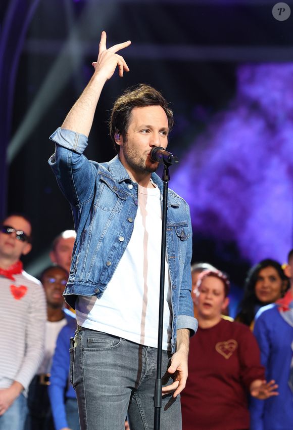 Vianney se mobilise lors de la 37ème édition du Téléthon sur le plateau de France 2, avec pour parrain Vianney, le 9 décembre 2023.

© Coadic Guirec / Bestimage