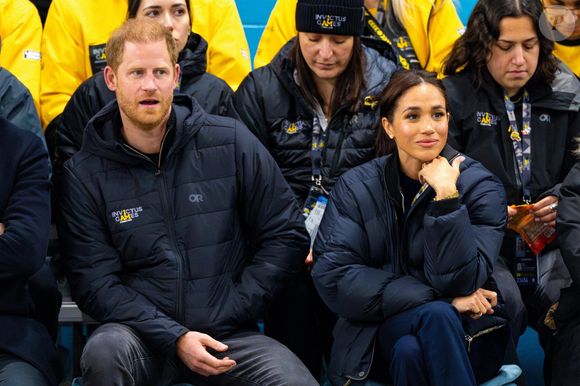 Meghan Markle et le prince Harry lors d'un match de curling aux Invictus Games en février 2025