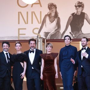 Rodrigo Sorogoyen, Marina Fois, Javier Bardem, Isabel Pena, Victoria Luengo, Raul Arevalo, Eduardo Villaneuva et Guillermo Farre assistent à la projection de "El Ser Querido (The Beloved)" sur le tapis rouge lors du 79ème Festival de Cannes au Palais des Festivals le 16 mai 2026 à Cannes, France. Photo par Jerome Domine/ABACAPRESS.COM