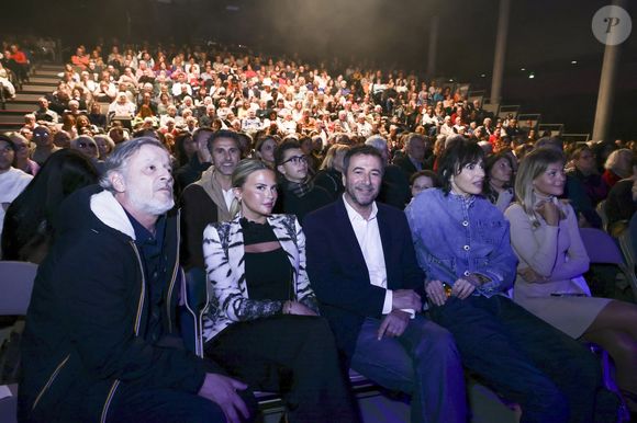 Exclusif - Kelly Vedovelli, Bernard Montiel, Géraldine Maillet et Jean-Michel Maire - Les célèbres personnalités de la télé se sont retrouvés avec bonheur, dans le Sud, à Vallauris Golf-Juan, pour assister à un magnifique show de cabaret. © Jack Tribeca/Bestimage