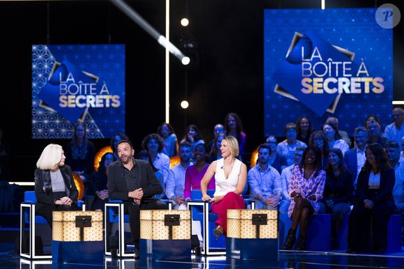 Exclusif - Lorie (Laure Pester), Kamel Ouali et Michèle Torr lors de l'enregistrement de l'émission "La Boîte à secrets", présentée par F.Bollaert et diffusée le 3 octobre 2025 sur France 3, dans les studios du Lendit à Saint-Denis, Seine Saint-Denis, France, le 9 septembre 2025. © Pierre Perusseau/Bestimage