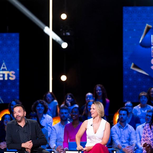 Exclusif - Lorie (Laure Pester), Kamel Ouali et Michèle Torr lors de l'enregistrement de l'émission "La Boîte à secrets", présentée par F.Bollaert et diffusée le 3 octobre 2025 sur France 3, dans les studios du Lendit à Saint-Denis, Seine Saint-Denis, France, le 9 septembre 2025. © Pierre Perusseau/Bestimage