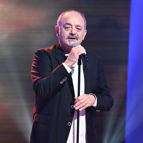 Exclusif - Louis Chedid lors de l'enregistrement de l'émission Vivement dimanche au studio Rive Gauche, presentée par Michel Drucker, diffusion sur France 3 le 2 février 2025. © Guillaume Gaffiot/Bestimage