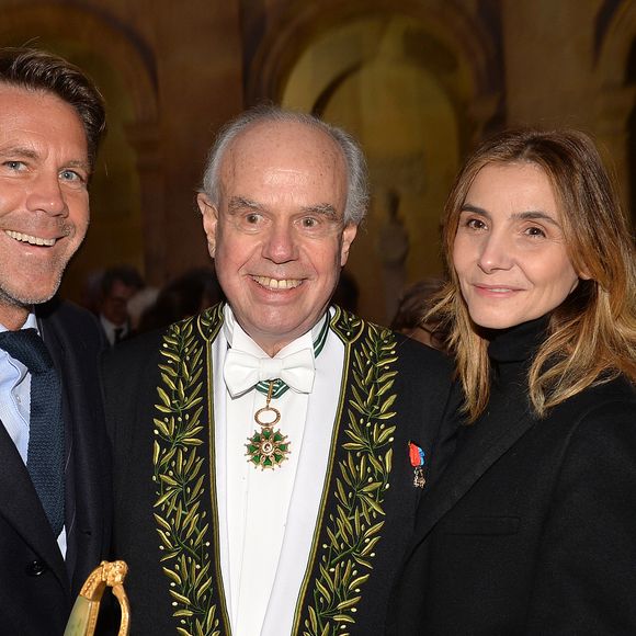 Frédéric Mitterrand entre le prince Emmanuel-Philibert de Savoie et Clotilde Courau lors de la cérémonie d'installation de F.Mitterrand à l'académie des Beaux-Arts à Paris, France, le 6 février 2020 © Veeren/Bestimage