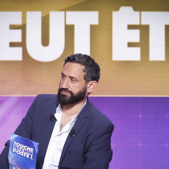 Le présentateur n'a pas pu rejoindre ses collègues car il devait présenter son émission quotidienne en direct sur Europe 1 au même moment

Exclusif - Cyril Hanouna, sur le plateau de l’émission « TPMP » (Touche pas à mon poste) présentée par C.Hanouna et diffusée en direct sur C8, Paris, France, le 13 février 2025. © Jack Tribeca / Bestimage