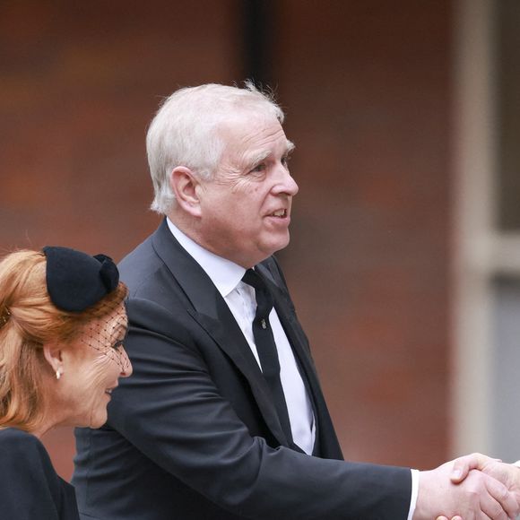 Le prince Andrew et Sarah Ferguson arrivent pour la messe de Requiem et les funérailles de Katharine, duchesse de Kent à la cathédrale de Westminster le 16 septembre 2025 à Londres, en Angleterre. © Mirrorpix / Bestimage