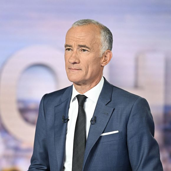 Ses filles, de jeunes adultes, ne sont pas le métier

Le journaliste Gilles Bouleau est photographié lors du journal télévisé de TF1 le 27 septembre 2023 à Boulogne-Billancourt près de Paris, France. Photo by Victor Joly/ABACAPRESS.COM