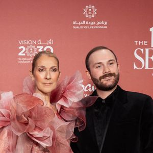 Celine Dion et son fils René-Charles Angélil au photocall du défilé anniversaire Elie Saab "1001 Seasons of Elie Saab" à l'espace "The Venue" à Riyad, Arabie saoudite le 13 novembre 2024. © Tiziano Da Silva / Bestimage