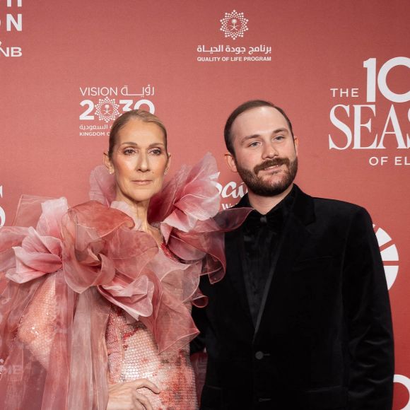 Celine Dion et son fils René-Charles Angélil au photocall du défilé anniversaire Elie Saab "1001 Seasons of Elie Saab" à l'espace "The Venue" à Riyad, Arabie saoudite le 13 novembre 2024. © Tiziano Da Silva / Bestimage