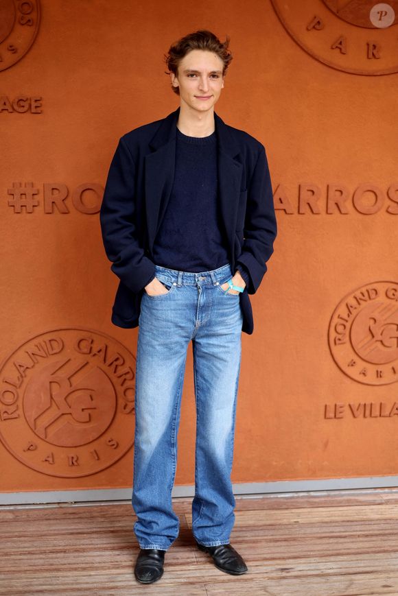 Vassili Schneider au village lors des Internationaux de France de Tennis de Roland Garros 2025, à Paris, France, le 6 juin 2025. © Jacovides-Moreau/Bestimage
