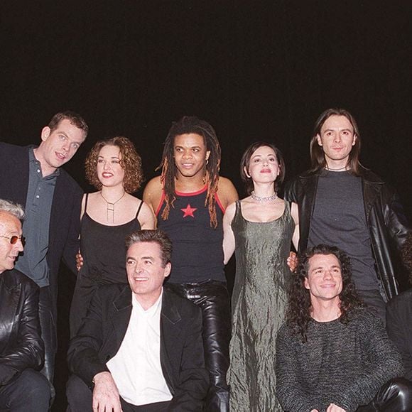 Luc Plamondon, Steve Balsamo, Tina Arena, Bruno Pelletier, Hélène Ségara, Luck Mervil, Garou présentent la version anglaise Notre-Dame de Paris à Cannes en 2000.

DOMINIQUE JACOVIDES / BESTIMAGE