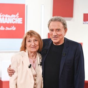 Michel Drucker présente un nouveau numéro de "Vivement dimanche".

Exclusif - Francoise Bachelet (dernière épouse de Pierre Bachelet) - Enregistrement de l'émission Vivement dimanche en hommage à Pierre Bachelet au studio Rive Gauche, presentée par Michel Drucker.

© Guillaume Gaffiot / Bestimage