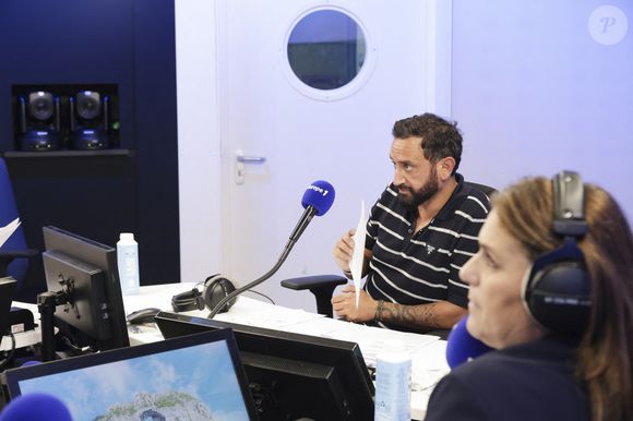L'animateur a annoncé l'absence de sa chroniqueuse.

Exclusif - Cyril Hanouna et Valérie Benaim - C.Hanouna avec ses chroniqueurs G.Maillet, E.Naulleau, G.Le Bret, V.Benaim, R.Aabou, et les invités du jour, P.Praud, M.Vallet, E.Zemmour et M.Valls, aux commandes de l’émission "On Marche Sur La Tête"  diffusée en direct sur les ondes de radio Europe 1, à Paris, France, le 17 juin 2024. © Jack Tribeca/Bestimage