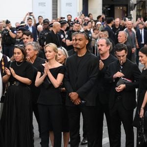 L'occasion de revenir sur leur quotidien, divisé entre Paris et la Normandie.

Ninon Ardisson, Patrick Ardisson, Manon Ardisson, Audrey Crespo-Mara, derrière Béatrice Loustalan Sékou Mara et Gaston Ardisson assistant aux funérailles de Thierry Ardisson à l'église Saint Roch à Paris, France, le 17 juillet 2025. Thierry Ardisson, journaliste, animateur et producteur de télévision français connu sous le nom de "Man in Black", est décédé à l'âge de 76 ans des suites d'un cancer le 14 juillet. Photo by Eliot Blondet/ABACAPRESS.COM