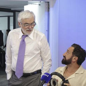 Plus de 720 000 auditeurs ont été perdus. 
Exclusif - Pascal Praud, Cyril Hanouna sur le plateau de l'émission "On a marché sur la tête" dans les studios de Europe 1 à Paris le 20 juin 2024. © Jack Tribeca / Bestimage