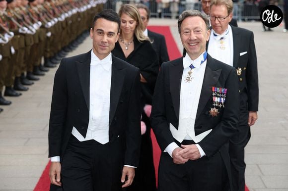 Avec Yori Bailleres, il s'est accordé le droit au bonheur.

Stéphane Bern et Yori Bailleres assistent à un dîner de gala au Palais grand-ducal à l'occasion de l'abdication du grand-duc Henri de Luxembourg et de l'accession au trône de Son Altesse Royale le prince héritier Guillaume, le 3 octobre 2025 à Luxembourg, au Luxembourg. 

Photo de David NIVIERE/ABACAPRESS.COM