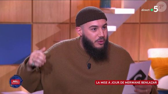 Merwane Benlazar lors de son passage sur le plateau de C à vous le vendredi 31 janvier 2025 sur France 5.
Crédit : C à vous/France 5