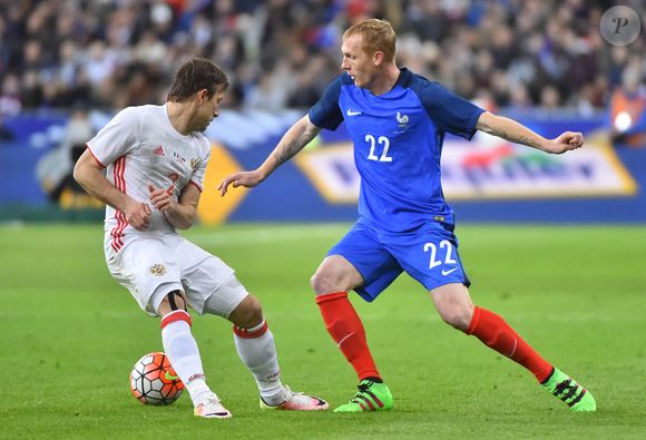 La dépression et la non-anticipation de son après-carrière l’ont amené à devenir vendeur. Il souhaitait avant tout retrouver "une vie sociale" par ce biais, mais ne compte pas travailler "éternellement" en tant que vendeur à Intersport.

Le Français Jeremy Mathieu lors du match international amical de football, France vs Russie au Stade de France à Saint-Denis, banlieue de Paris, France le 29 mars 2016. La France s'est imposée 4-2. Photo by Christian Liewig/ABACAPRESS.COM