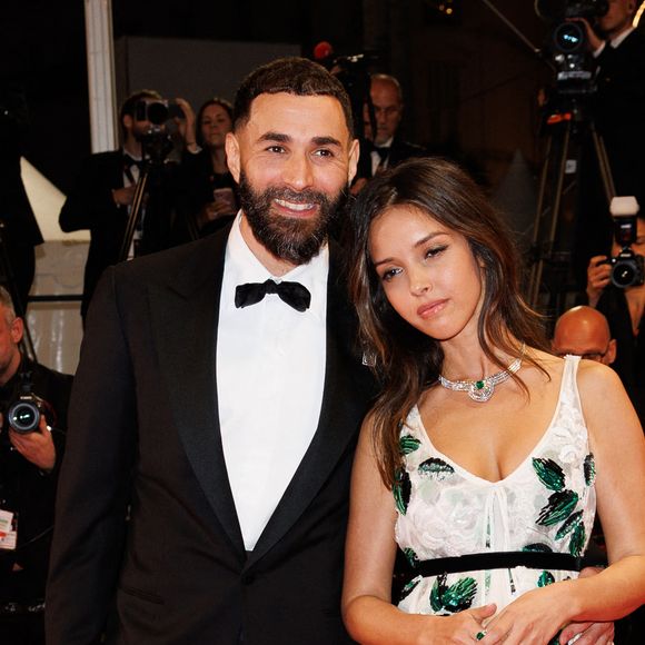 Une grande soirée pour l'actrice franco-algérienne de 32 ans qui a participé au photocall du film "13 Jours 13 Nuits" lors du 78ème Festival International du Film de Cannes ce 24 mai 2025. 

Karim Benzema et sa compagne Lyna Khoudri lors de la montée des marches du film « 13 jours 13 nuits » lors du 78ème Festival International du Film de Cannes.
© Jacovides-Moreau / Bestimage