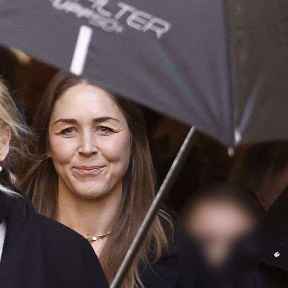 Anne-Line Bjerkan (femme de Nicolas-Jacques Charrier), Anna Charrier (fille de Nicolas-Jacques Charrier), Théa Charrier (fille de Nicolas-Jacques Charrier, petite fille de Brigitte Bardot) - Sorties des obsèques de Brigitte Bardot en l'église Paroissiale Notre-Dame-de-l'Assomption de Saint-Tropez, France, le 7 janvier 2026.  © Jacovides-Moreau/Bestimage