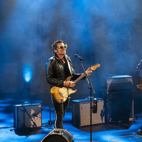 Exclusif - Matthieu Chedid accompagné de sa soeur Anna et de son frère Joseph lors de l'ouverture de la 41ème édition du Festival de Ramatuelle, le 1er aout 2025. 

Photo : Cyril Bruneau / Festival de Ramatuelle / Bestimage